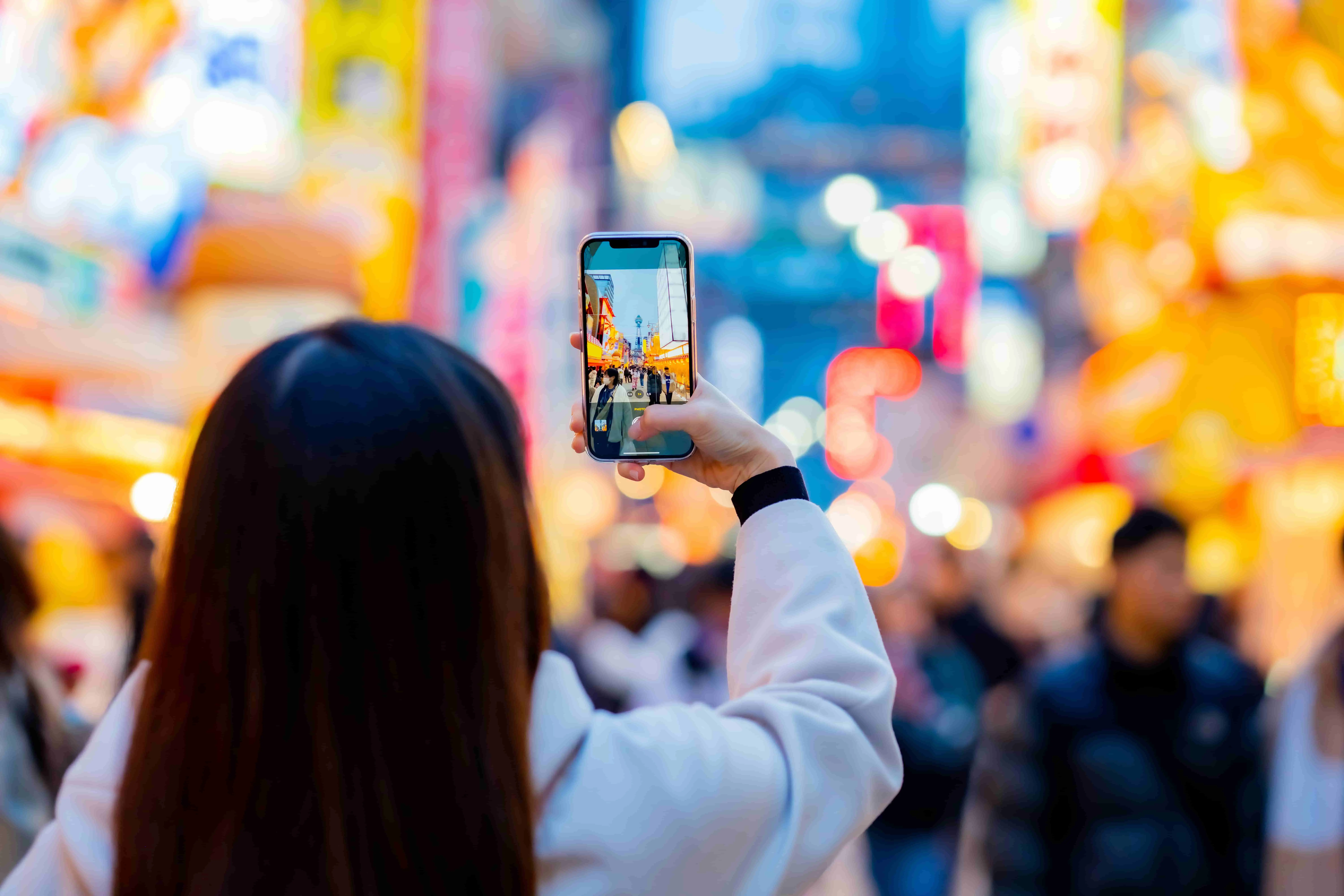 Foto i Osakas Dotonbori område i Japan